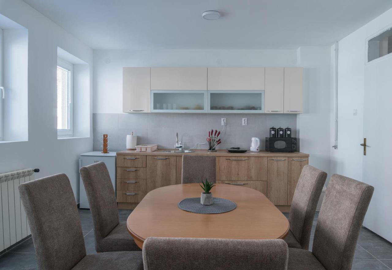 Gerardus Apartmani Vrsac Bagian luar foto
