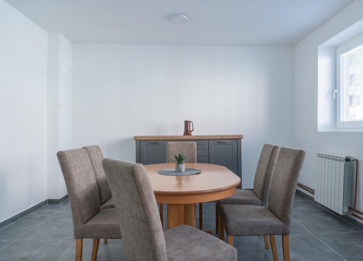 Gerardus Apartmani Vrsac Bagian luar foto